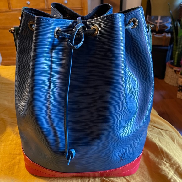 Authentic Louis Vuitton GM Epi Color Block Bucket Bag - Picture 1 of 16